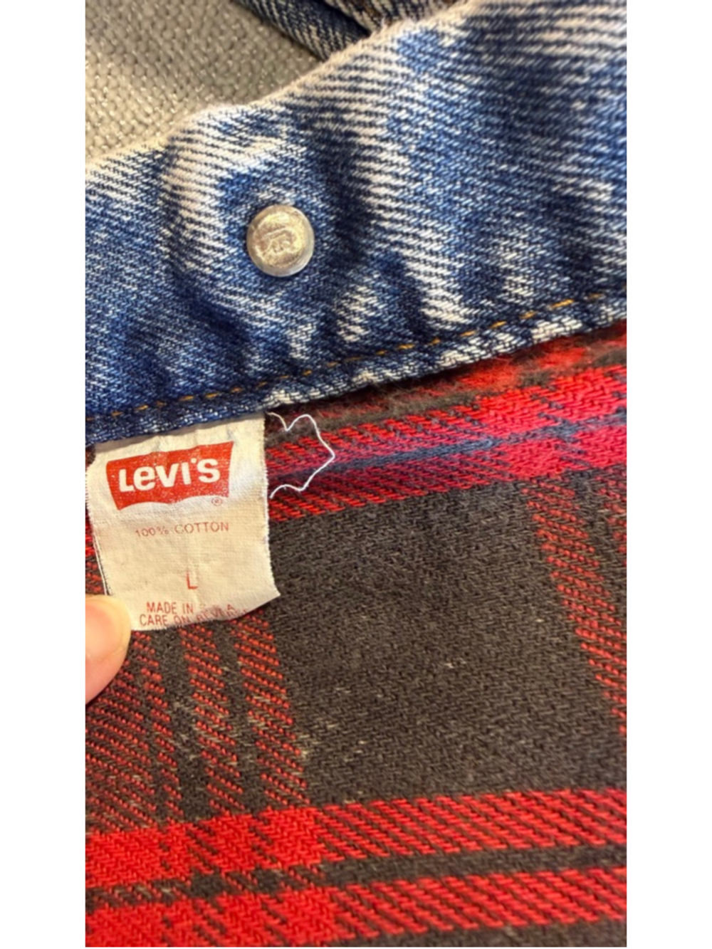 Vintage Levi’s 80s acid wash plaid lined button up jean jacket size Large - Picture 13 of 14